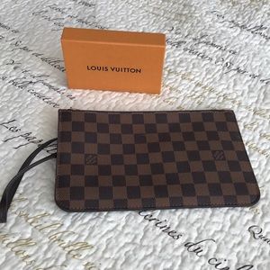 Louis Vuitton Neverfull Pouch